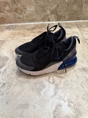 Nike Airmax 270 Youth Size 1 Black and Blue Sneakers
